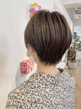スピンヘアワークス(Spin Hair Works) 耳かけショート_ハイライト_グレー