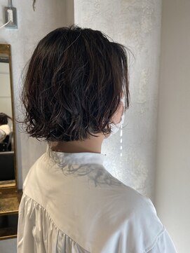 エディ(eddie) 【eddie】ウェーブ切りっぱなしボブ