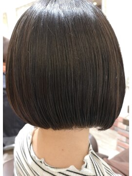 ルシードスタイル クリザンテーム ワンレンボブ