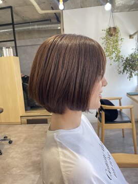 アマネ(AMANE) 丸みショートボブ