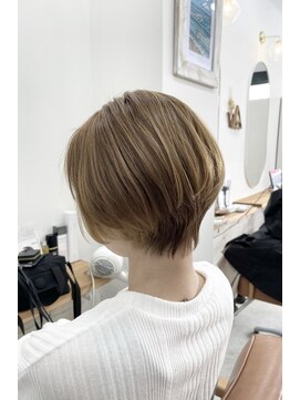 ティエル(TieLu) 都内大人気スタイル×丸みショート×外国人風