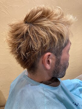 オッジ ヘアー ジャッロ(Oggi Hair giallo) ツーブロックショート　12月