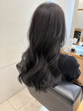 リュクスバトーバイトリコ 船橋南口店(Luxe BATEAU by tricot) グレージュ