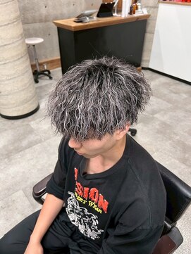 イーラ(era) ツイストスパイラルパーマ/メンズ/刈り上げ/眉毛/ツイスト