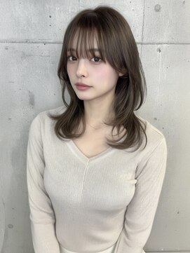 ユーフォリア 渋谷グランデ(Euphoria SHIBUYA GRANDE) 韓国ヘア レイヤーカット 顔周りレイヤー 小顔カット ベージュ