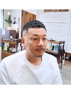 ヘアーサロン カヴィエ(hair salon covie) フェードカットでオシャレボーズ　クロップカット