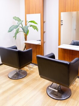 ショートからロングまで再現性の高いカットが好評！入賞歴の技術で忙しい方も扱いやすい髪に！