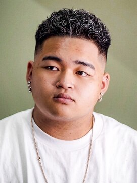 プロショップウェーブ(PRO SHOP WAVE) スペインカール/フェザーパーマ/メンズパーマ/テーパーフェード