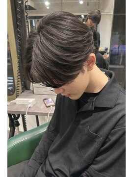 エフコード 難波(F-CODE) 毛流れセンターパート【曲がる縮毛矯正】