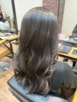 シキオリ(SHIKIORI)&nbsp;柔らかくくすみすぎないオリーブ系カラー