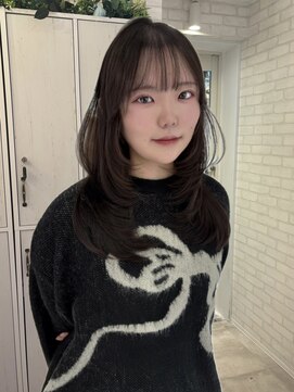 ニカ(NIKA) ミディアムレイヤーカット