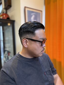 バーバー アカダマの写真/[理容室・床屋]理容師の特権フェードカットで一目置かれるスタイルに！デキル男に仕上る妥協のない高い技術