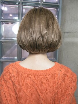 リリアン 青山(relian) 明るめグレージュで透明感ショート