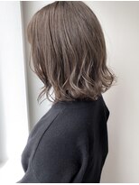 ネイヴィル オモテサンドウ(navile omotesando)&nbsp;☆ブリーチなし　ミルクティーグレージュ外ハネボブnavile表参道