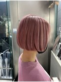 ショートボブ × ピンク
