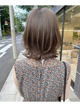 ナナローネス(nana loness) レイヤーボブ　ミディアムレイヤー　レイヤーカット　くびれボブ