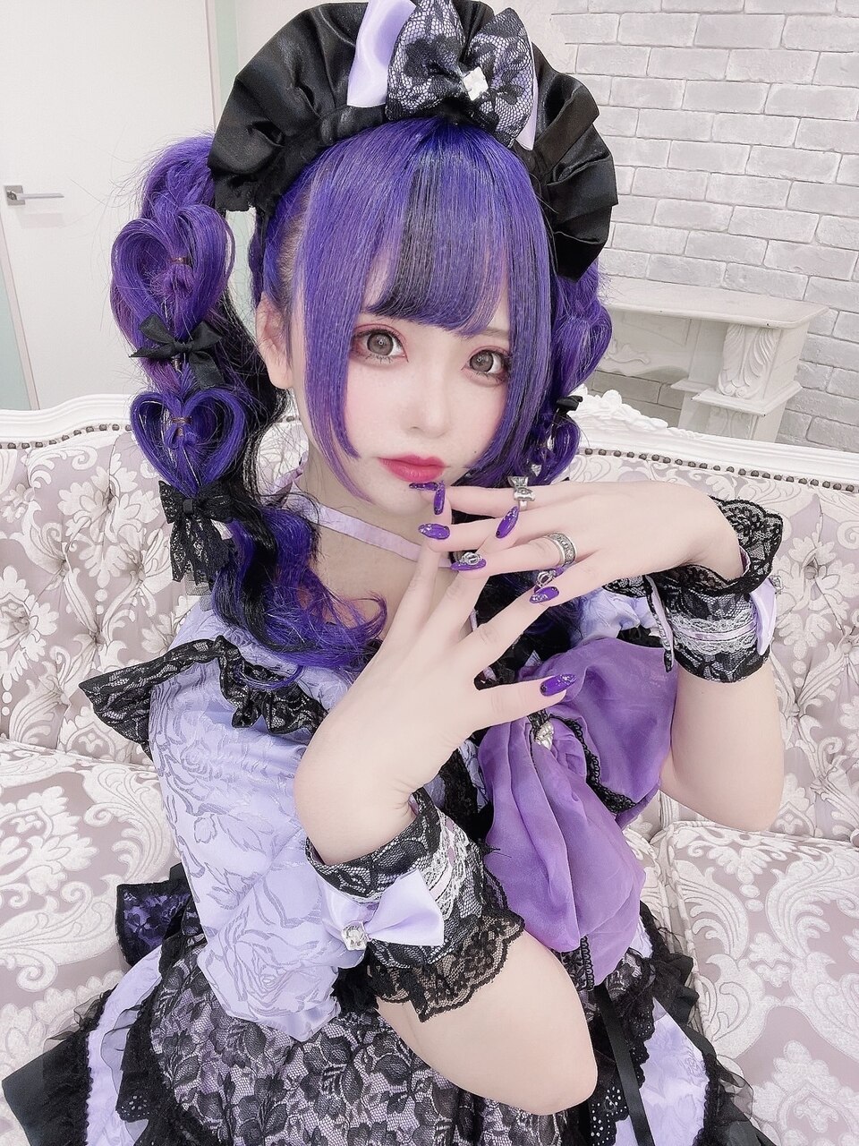 パープル#エクステ#黒メッシュ#地雷系#量産#コンカフェ嬢：L182765426