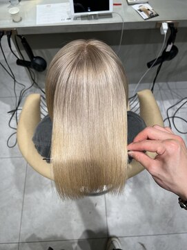 ロンドメリア 天神大名店(Lond Melia) ★グレージュカラー斜めバングデザインカラーシルキー ベージュ