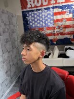 サンアンドマーリィズバーバー 駅前店(SON&MARLEY'S BAR BER)&nbsp;スペインカール風メンズヘアスタイル 本厚木　秦野　海老名