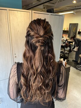 ジェリカ(Jlica) ゆるふわハーフアップ