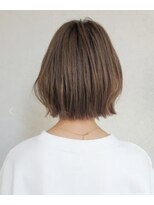 ウル(ulu)&nbsp;切りっぱなし　外ハネ　くびれショート