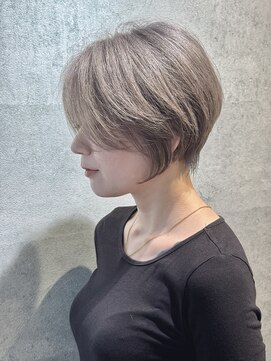 アンダーバーホワイト(_WHITE) 大人可愛い20代30代40代ハイライト小顔ショートボブ