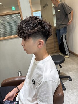 ブランシェ JR勝川駅前店 スペインカール×フェードカット