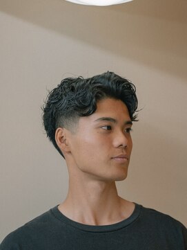 ペルズヘア(PELLS HAIR) 大人センターパート