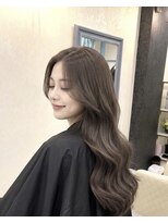 チャオ(ciao)&nbsp;小顔、顔まわりレイヤー、透け感、透明感ミルクティーグレージュ