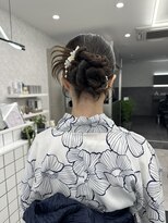 フォンセ(fonce)&nbsp;浴衣に合うタイトな個性派ヘアアレンジ