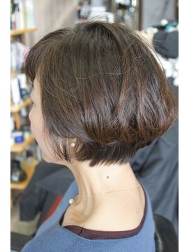 オーバーキャプテンネイキッド(OVER CAPTAIN NAKED) ナチュラルラウンドショートボブ