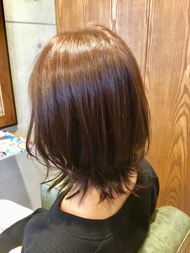 ベル(belle) やんわり外ハネが可愛いウルフボブ