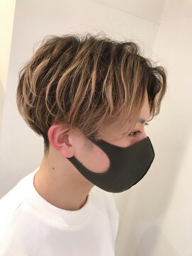 ジップ 緑店(zip) メンズセンターパートハイライト×20代外国人風