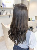 大人かわいいオリーブアッシュ