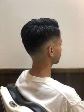 プレミアムバーバー 目黒店(PREMIUM BARBER produce by HIRO GINZA) サイドパートミドルフェード