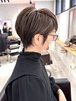 ラッキーヘア 加古川(Lucky Hair)&nbsp;マニッシュショート×白髪ぼかしハイライト【カドワキ】