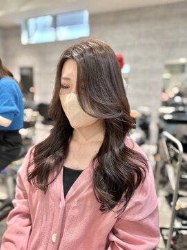 アンダーバーホワイト(_WHITE) レイヤーカット×艶カラー