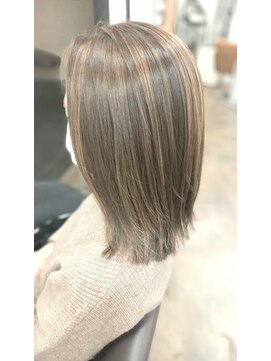 アナ ラーナ(Anna Lanna) ミディアム×さりげハイライト