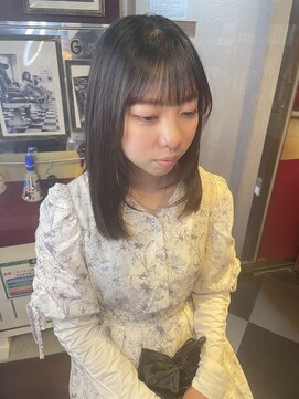 グリッツ (GLITZ) 顔周り気にレイヤーカット