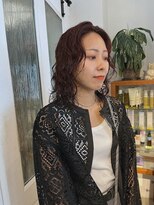 ハク アトリエ(HaKU atelier)&nbsp;大人パーマ/レイヤーカット/センター分けバング/チェリーレッド