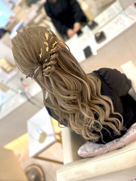 シャルム バイ アローズ 久留米店(CHARM BY AROSE) 結婚式お呼ばれ/ハーフアップ/金箔／ふわふわ巻き髪