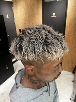 エイト 難波店(EIGHT namba)&nbsp;ホワイトカラー　ツイスパ　【店長　山本】