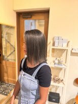 ワンバイワンクラッカ(one by one CLACCA)&nbsp;ダーググレージュカラー