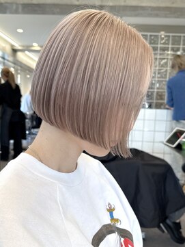 サンクプロジェクト(cinq PROJECT) 原宿韓国顔周りレイヤーミルクティーグレーシルバーアッシュボブ