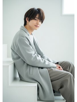 デバイス バイ フレイムス 越谷(DEVICE by Frames) メンズカット/チャコールグレー/ショート/センターパート/越谷