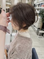 ステアケース ギンザセブン(stair:case ginza7)&nbsp;前下がり耳掛けショートボブ前髪長めレイヤーショート