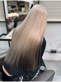 18737_プラチナブロンドミルクティーベージュレイヤーカット