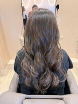 ラシンバンノラ(Lashinvan Nola) やらかく透明感のあるアッシュブラウンカラー