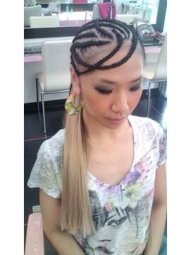 ヘアメイク プラティハ(hair make Platiha) デザインコーンロウ