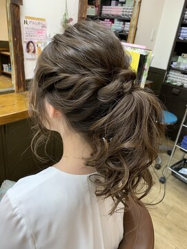 グレースモア(Grace More) (久留米/西原)編みこみポニー